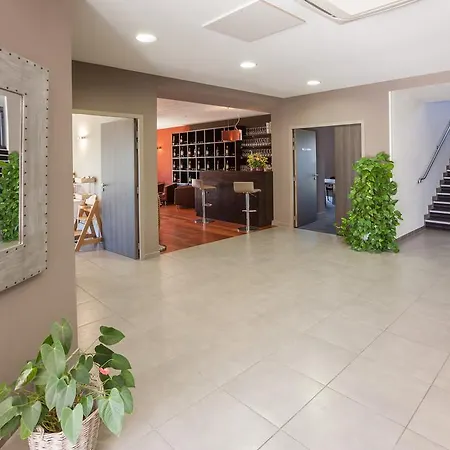 Hotel Alienor 2*