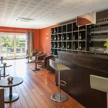 Alienor Hotel 2*